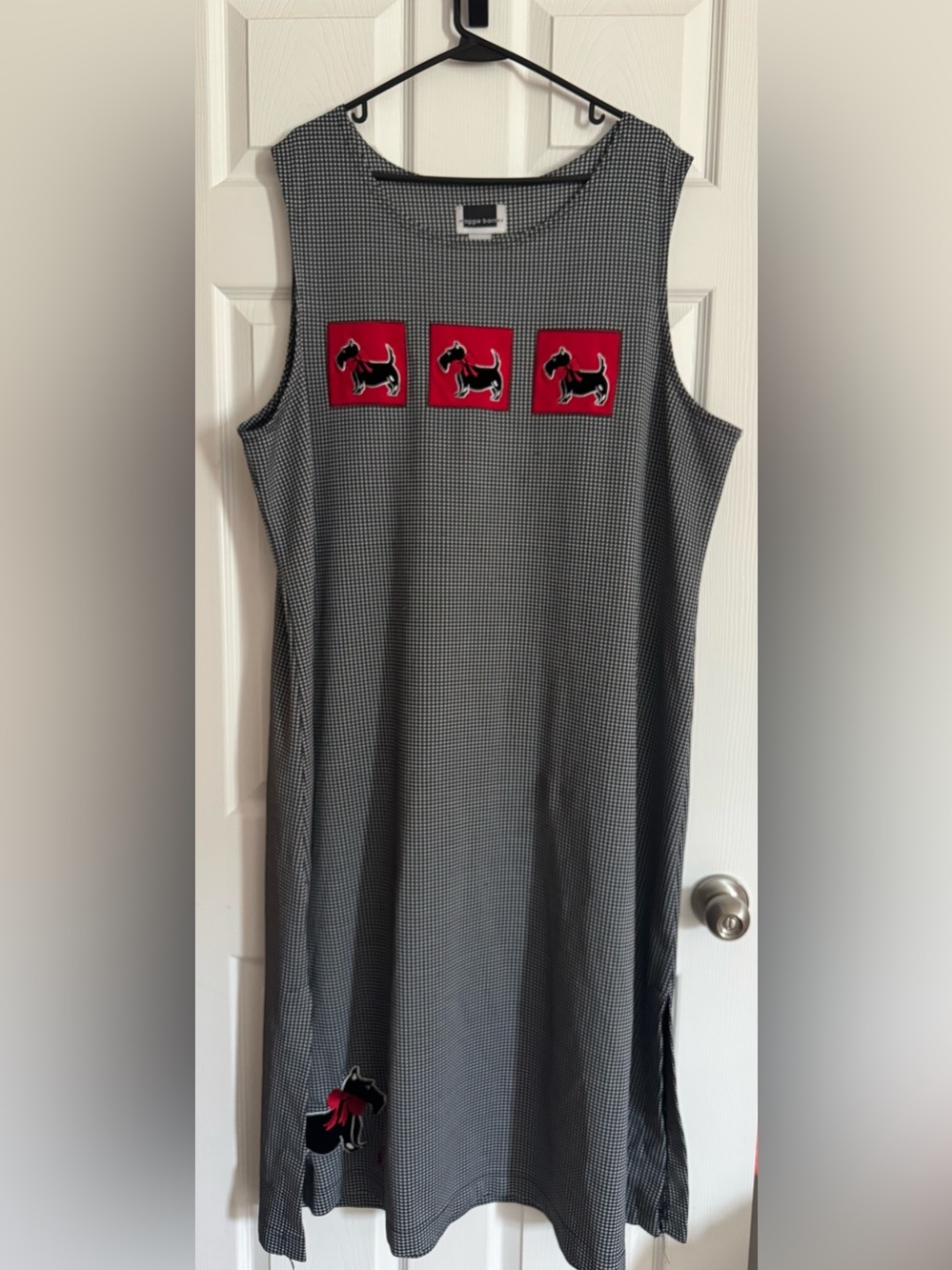 5/$30 Sleeveless Black & White Houndstooth Dress with Red Scottie Accent